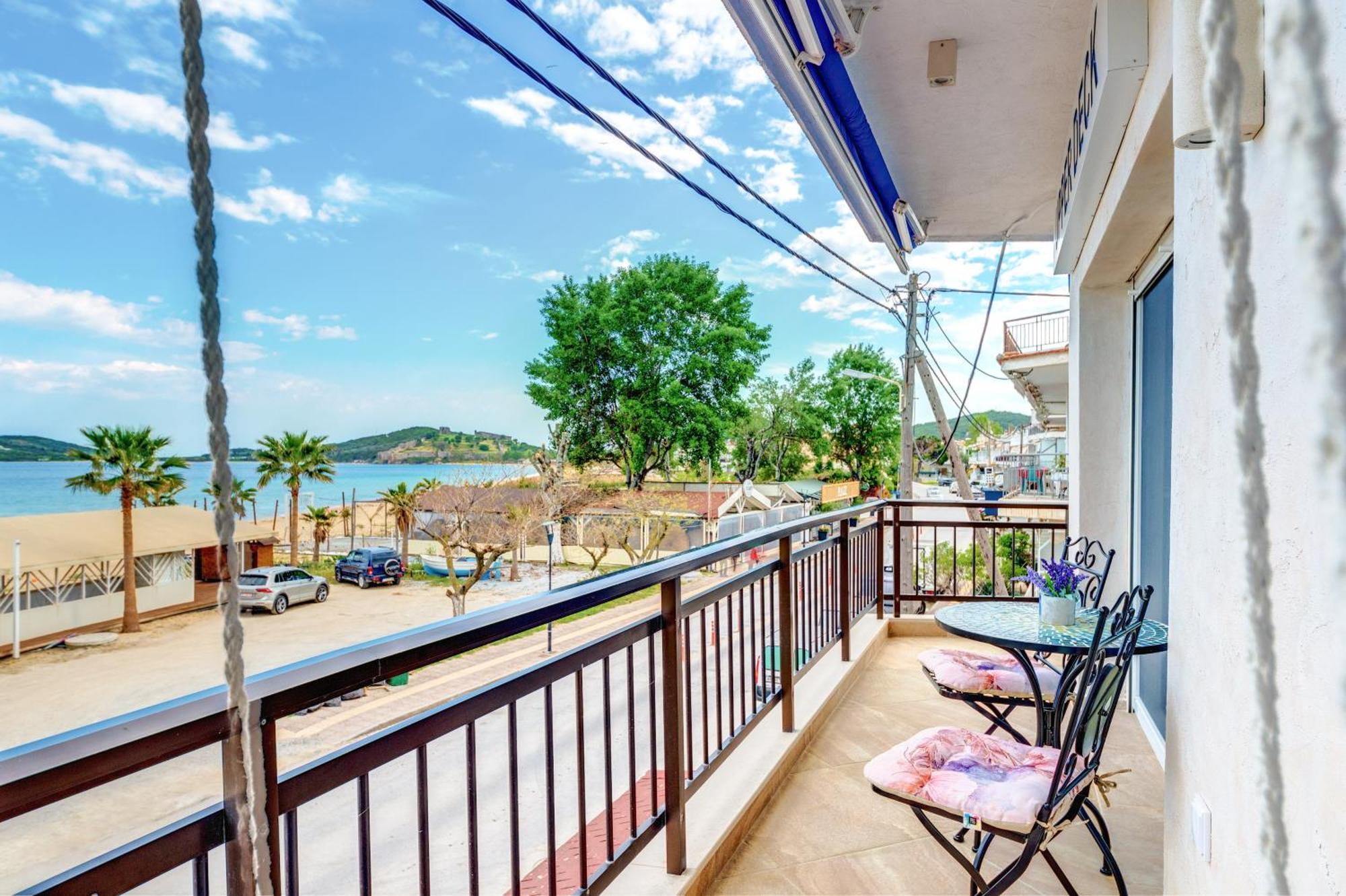 Upper Deck Apt. Διαμέρισμα Néa Péramos Εξωτερικό φωτογραφία